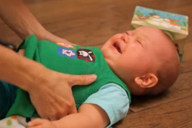 Aider un bébé à réguler ses émotions